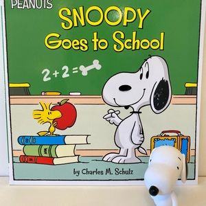 Peanuts - Snoopy Goes To School Charles W Schultz Book and PVC figurine